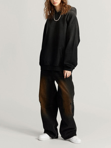 Sweat à capuche unisexe premium en tissu lourd, effet délavé, style streetwear vieilli, fabrication sur mesure et finition vintage. - Product Image 1