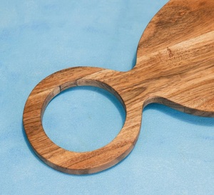 Tabla de Cortar Rectangular de Bambú Rústica Hecha a Mano, 1.5 cm de Grosor, Apta para Lavavajillas, para Picar, Servir y Preparar Alimentos - Product Image 4