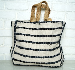 Sac fourre-tout bohème en jute uni pour femme, ouvert en dessus, fait main, écologique, pour voyage et plage, capacité jusqu'à 1L - Product Image 1