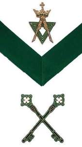 Delantal de Masonería para Grados de Tesorero, de Terciopelo Verde con Cuerpo Blanco, Cinturón Ajustable, Prenda de Regalia Premium - Product Image 5