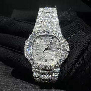 Montre à quartz pour homme Diamond Luxe avec pierres en moissanite de qualité supérieure, montre analogique élégante pour les réunions d'affaires et les soirées - Product Image 1