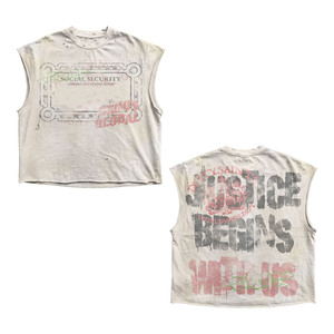 Camiseta 100% algodón para hombre, corte holgado, algodón grueso de 260 GSM, sin mangas, color beige deslavado con estampado grunge, tacto suave. - Product Image 1