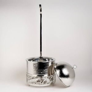 Plat à réchaud de luxe en acier inoxydable martelé avec découpe laser motif calligraphie arabe, avec support de couvercle suspendu, pour le Ramadan et comme cadeau - Product Image 5