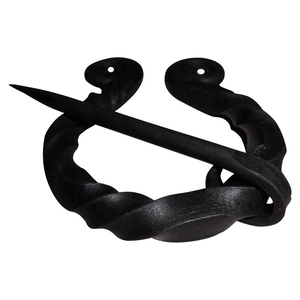 Collar de Estilo Vikingo Rústico con Cruz de Troll Forjada a Mano, Amuleto de Hierro Forjado por un Herrerín Artesanal, con Detalles Tradicionales - Product Image 6