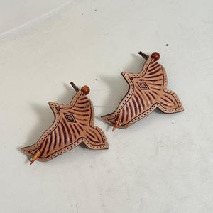 Barrettes à cheveux en forme d'aigle en cuir usiné à la main 2025 avec accessoires en bois pour femmes épingles à cheveux en cuir véritable - Product Image 4