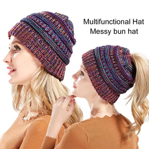 Bonnet tricoté rayé imprimé numérique pour femme, collection automne-hiver, avec crochet extensible pour queue de cheval haute, chaud et élastique, idéal pour l'extérieur - Product Image 1
