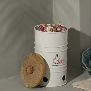 Conteneur de rangement cylindrique en métal blanc avec couvercle en bois pour la conservation des aliments frais dans la cuisine, design minimaliste - Product Image 6