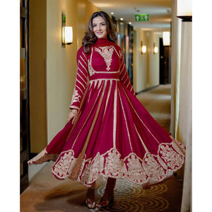 DERNIÈRE GEORGETTE BRODERIE SÉQUENCE TRAVAIL ROBE BAS AVEC DUPATTA RANI - Product Image 1