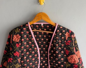 เสื้อแจ็คเก็ตผ้าฝ้ายลายดอกไม้สำหรับผู้หญิง แบบสองด้าน ทำมือ ติดกระดุมด้านหน้า เสื้อคลุมฤดูหนาวแบบสั้น ของขวัญสำหรับเธอ - Product Image 4