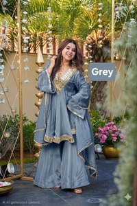 Elegante Conjunto de Kurti de Seda Azul Claro con Bordado de Espejo, Corte Holgado, Traje Tradicional para Mujer, Estilo India-Pakistán - Product Image 2