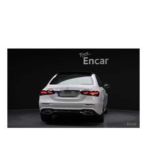 Mercedes-Benz E350 4MATIC AMG Line Clase E 2023 con Volante a la Izquierda, Caja de Cambios Automática, Asientos de Cuero, Cámara Trasera - Product Image 4