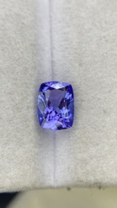 Pierre naturelle certifiée fascinante de 8x6 MM en Tanzanite, taille coussin longue, avec une couleur et un lustre excellents, Zoisite naturelle 1,76 carat - Product Image 6