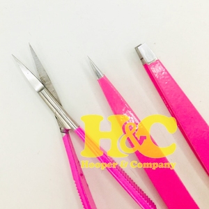 Set de Pinzas y Tijeras para Cejas Rosadas de Acero Inoxidable Sostenible, 2 Pinzas y 1 Tijera con Logo - Product Image 6