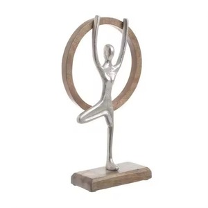 Escultura de Anillo Geométrico Abstracto Chapado en Oro, Decoración Minimalista para Mesa de Salón - Product Image 3