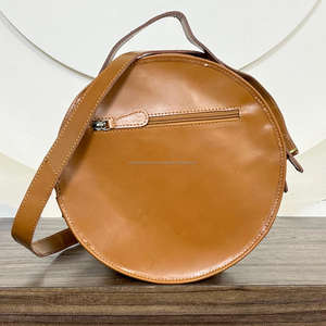Nuevo Bolso de Hombro Redondo de Cuero Vacuno Hecho a Mano, Bolso Bandolera Bohemio de Cuero Genuino al por Mayor para Mujer - Product Image 5