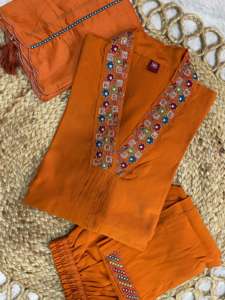 Traje Salwar de Seda de Mango y Viscosa, Diseño Indio-Pakistaní, Moderno y Exclusivo para Mujer, Ideal para Fiestas y Bodas, Ropa Étnica - Product Image 3