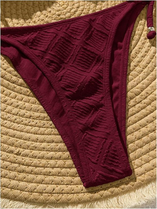 Conjunto de Bikini de Dos Piezas Color Borgoña para Mujer, Top Halter, Braguita Tipo Tanga, Tejido Texturizado, Traje de Baño de Color Sólido, Ajuste Elástico - Product Image 4