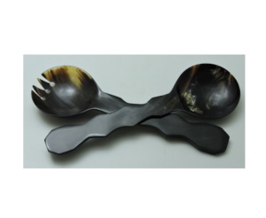 Ensemble de 2 cuillères à salade en corne, best-seller, fabriquées à la main à partir de corne de buffle naturelle, à prix raisonnable - Product Image 4