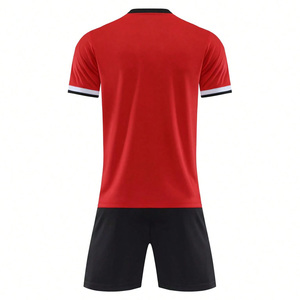 Tenue de football de qualité supérieure, maillot et short personnalisés, respirant, anti-humidité, protection UV, kit d'équipe d'été - Product Image 3