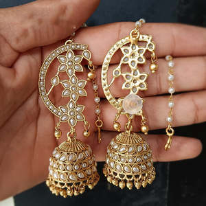 Boucles d'oreilles pendantes en laiton Rajwadi avec perles et pierres - Product Image 4