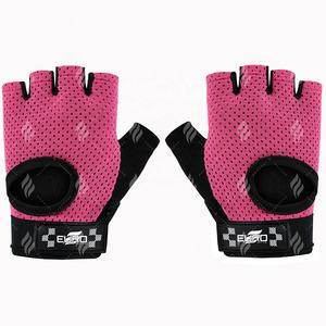 Guantes Deportivos Transpirables de Alta Calidad, Estilo Medio Dedo, para Entrenamiento Físico con Movimiento Flexible y Control de Agarre - Product Image 4
