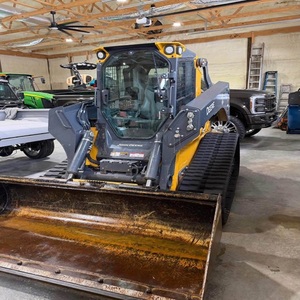Minicargadora John Deere con Motor Diésel y Alto Momento de Carga para una Manipulación Eficiente en la Construcción - Product Image 1