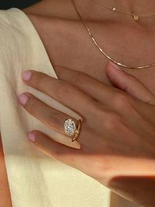 Bague de promesse unique en diamant ovale de 3,02 carats cultivé en laboratoire pour femme, en or massif 14 carats, cadeau de mariage ou de fête pour les partenaires - Product Image 3