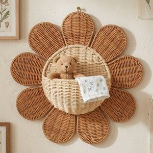 Panier mural suspendu en rotin naturel fait main en forme de pétale de fleur pour la décoration intérieure et le rangement, idéal pour la chambre d'enfant, vente en gros - Product Image 1