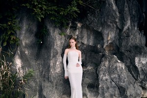 Vestido de Noche para Mujer, Elegante, SIN TIRANTES, con Apliques de Perlas, Largo, Sin Mangas, Diseño de Lujo ODM - Product Image 2