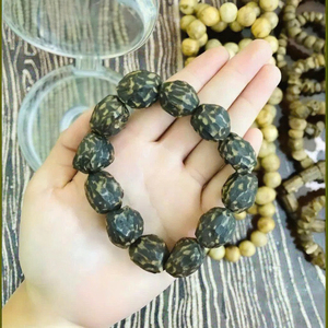 Oud bracelet perles de bois d'agar bijoux en bois naturel bijoux en bois d'agar bracelet à breloques parfum apaisant - Product Image 1