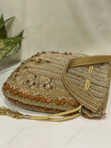 Bolso de Hombro Étnico con Cuentas Doradas y Detalle de Borde de Piedras, Bolso de Mano para Ocasiones Festivas, Bodas y Eventos para Mujer - Product Image 4