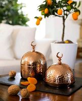 Tajine décoratif en cuivre avec dessus en forme de croissant, design traditionnel, thème Ramadan, pièce unique