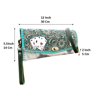 Sac bandoulière unique en cuir véritable artisanal, gravé à la main, avec motifs floraux et gaufrage de cartes, style pochette, pour femme - Product Image 2