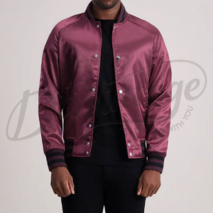 Blouson bomber satiné bordeaux pour homme avec poignets côtelés rayés noirs et fermeture à boutons-pression, vêtement d'extérieur léger - Product Image 1