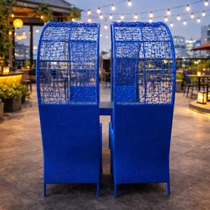 Ensemble de salle à manger sur le toit en rotin tressé 4 places avec chaises et table, design contemporain, léger et durable, couleur et taille personnalisables - Product Image 3