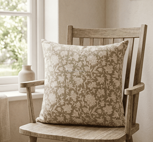 Housse de coussin faite à la main imprimée au bloc avec fermeture éclair et bordure florale, de haute qualité, pour décoration de chaise - Product Image 5