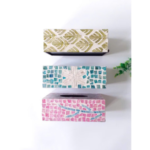 Porta Toallas de Papel Radiant de Origen Vietnamita para Cenas Formales y Decoración de Mesa de Eventos de Lujo con Conchas - Product Image 6