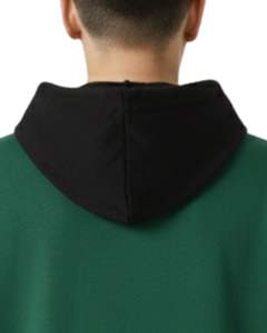 T-shirt à capuche vert personnalisé pour homme à manches courtes avec capuche noire, poche à rayures contrastées, style streetwear décontracté, pull-over, vente en gros OEM - Product Image 6