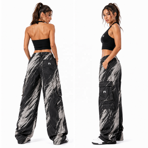 Pantalones deportivos ligeros personalizados para mujer, de cintura alta, estilo urbano holgado con decoración pintada, pantalones casuales apilados para hombre - Product Image 4