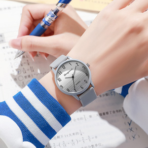 Casual Women's Student Fashionable Round Silicone Strap Quartz Watch with Pointer Dial - Product Image 2