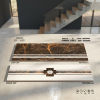 Marche d'escalier moderne et antidérapantes, carrelage d'escalier en porcelaine décorative commerciale, élévation de sol en céramique glacée