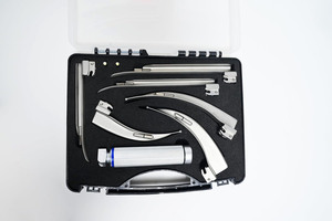 Set de Laringoscopio GSI para Intubación de Emergencia con 3 Hojas Macintosh y Miller, Manual, LED, Set Combinado Profesional Veterinario - Product Image 1