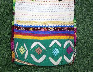 Antique 1960s Vintage cousu à la main Kantha Banjara Dowry Bag/Taie d'oreiller - Product Image 4
