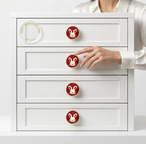 Pomo Redondo de Resina y Latón para Muebles con Diseño de Conejo Rojo, Ecológico y de Fácil Instalación, Moderno para Cajones, Armarios y Roperos - Product Image 4