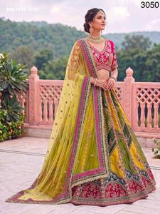 Lehenga de alta calidad en seda con paneles estilo Can-Can y bordados de Gota Patti, Dori, Zari y múltiples hilos, conjunto de Choli. Exportador indio. - Product Image 6