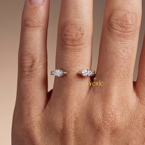 Anillo de compromiso y boda de lujo de plata 925 con diamante marquise cultivado en laboratorio, diseño de doble piedra entrelazada, anillo apilable con espacio entre las piedras, Zyorio Jewels - Product Image 3