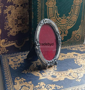 Cadre photo en métal de qualité supérieure, fait main, décoration de table par Tradebyd - Product Image 1