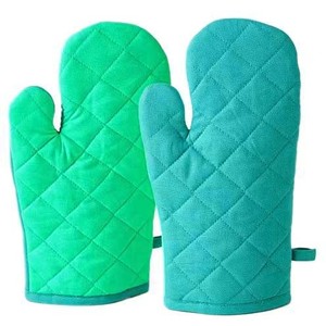 Eco-Friendly Heat Resistant Recycled Cotton Oven Mitts and Pot Holder Set with Custom Printed Design Not Dishwasher Safe - Product Image 3