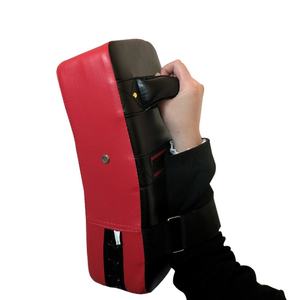 Pads de frappe thaïlandais noirs personnalisés en PU, écologiques et respirants, avec options de logo et de couleur personnalisés - Product Image 6