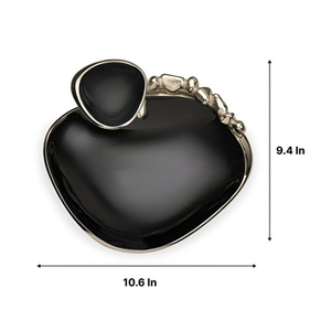 Plateau de service élégant en métal de luxe pour chips et trempettes, avec intérieur émaillé noir, bordure argentée et petit bol intégré, idéal pour la décoration intérieure - Product Image 3